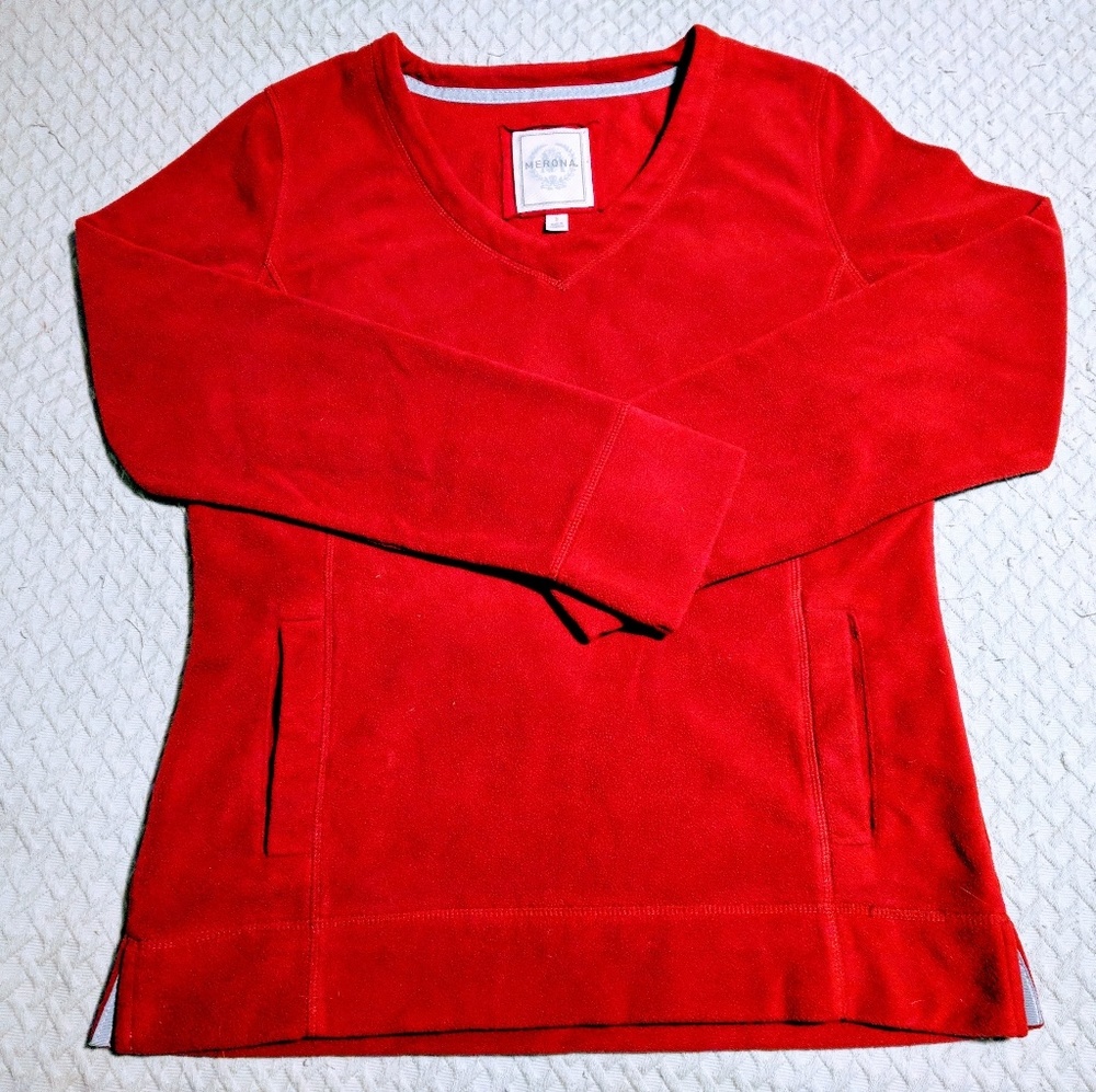 Fleece V-neck pullover